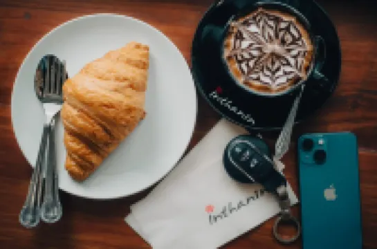 Sinai Rimtalay (โรงแรม ซีนาย ริมทะเล)