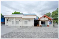 RedDoorz @ Hotel Bumi Palupy Hotel a Mantikulore