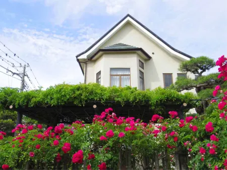 Kaihinsou Kamakura Отели рядом с достопримечательностью «Sasuke Inari Shrine»