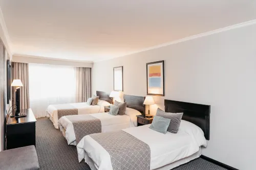 Plaza Real Suites Hotel