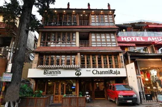 Hotel Channi Raja at Mall Road