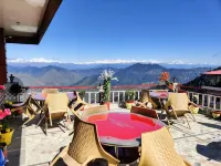 Hotel Mount View Dhanaulti Dreams فنادق في Kempty Range