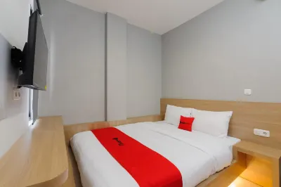 RedDoorz Plus @ Kedaton Lampung Hotel dekat AlfaMart 24 Jam