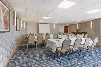 GLō Best Western Mississauga Corporate Centre Отели в г. Миссисауга