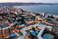 Hotel Azurro - parkir