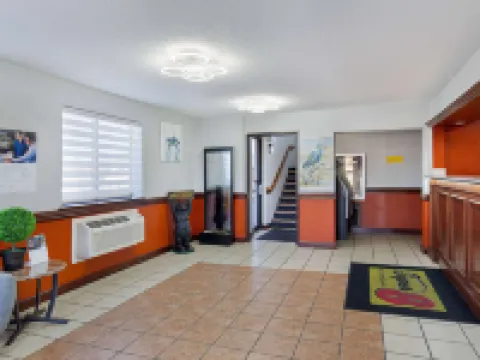 約翰遜城温德姆速8酒店 約翰遜城酒店