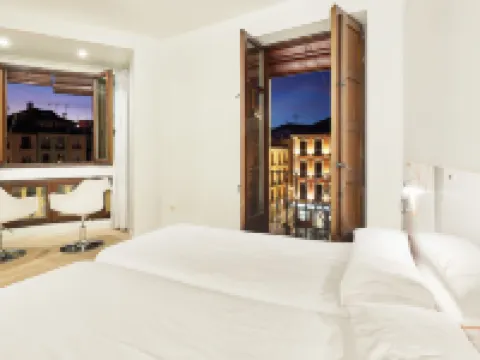 AMC GRANADA - WEB OFICIAL Hoteles en Granada