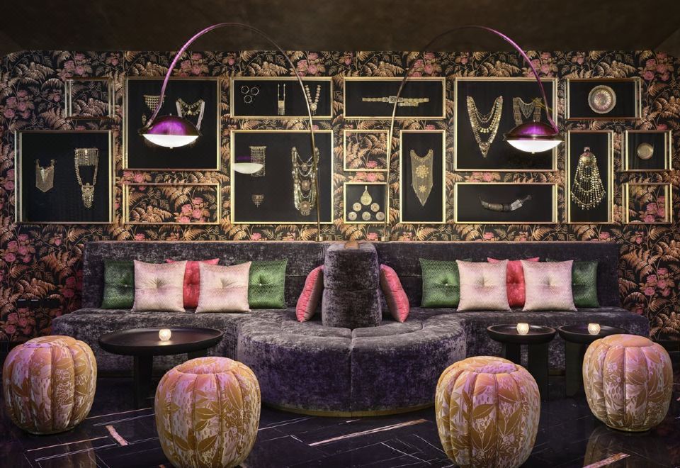 W 두바이 - 미나 세야히