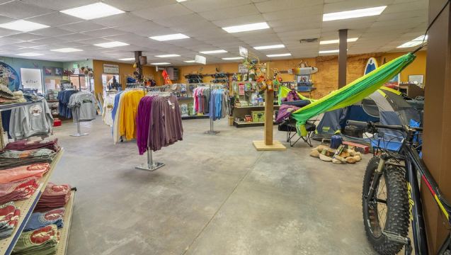 3. 티카부 로지..