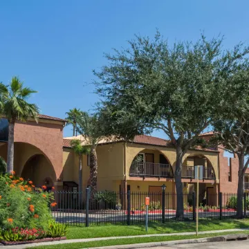 Super 8 by Wyndham Houston/Webster/NASA