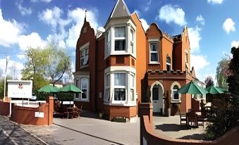 Woodlands Hotel