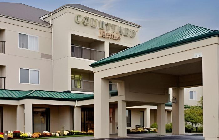 Courtyard Boston Raynham