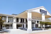 Super 8 by Wyndham Atlanta/Hartsfield Jackson Airport Hotel a 