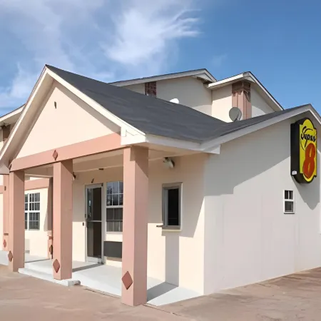 Super 8 by Wyndham Chickasha