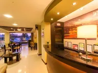 L Square Hotel - Quầy bar