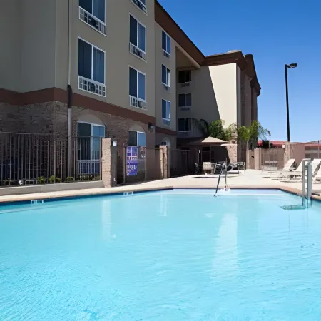 Holiday Inn Express & Suites FRESNO SOUTH by IHG