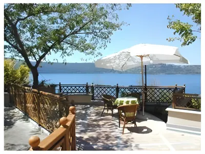 Hotel Villa Degli Angeli Hotel dekat Chiesa di San Tommaso da Villanova
