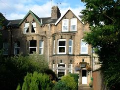 Diamonds Lodge Near York Hospital