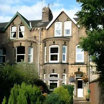 Diamonds Lodge Near York Hospital
