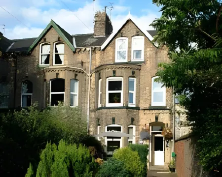 Diamonds Lodge Near York Hospital Hotels in York