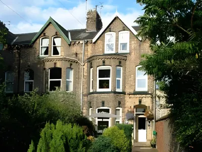 Diamonds Lodge Near York Hospital Hotels in Clifton Without