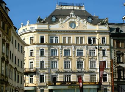 ペンション ノイアー マルクト