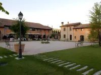 Relais Cascina Scottina - Villas