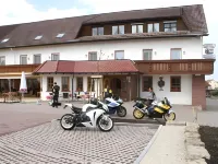 Landgasthof zur Burg Hotels in Löffingen