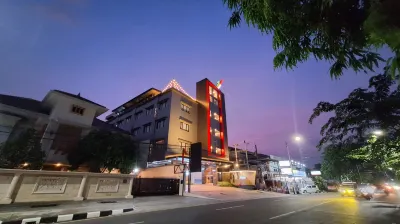 Eno Front One Hotel Semarang Hôtels à : East Semarang