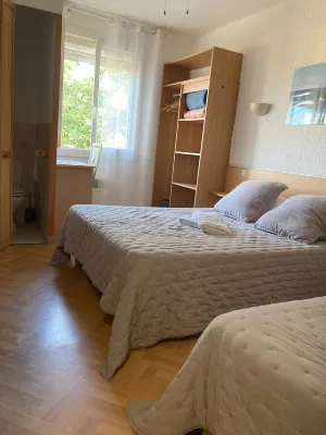 Hôtel le Gambetta Hotels in Bessan