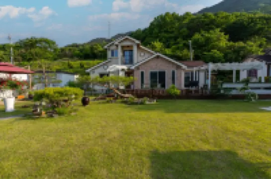 Miryang Byul and Moon Glamping & Pension Hotels near Pyochungsa
