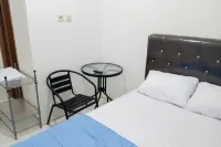 Wisma Radya Syariah RedPartner Hotel di Cikarang Selatan
