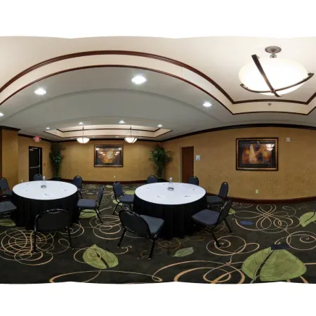Holiday Inn Express & Suites POTEAU by IHG