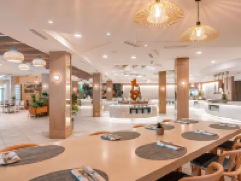 Aruba Marriott Resort & Stellaris Casino Hotels in Palm Beach