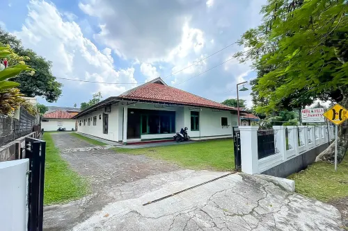 Hotel Shanty Mitra RedDoorz Hotels in Beber