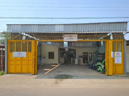 RedDoorz near Alun Alun Jepara