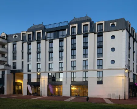 モクシー・パリ・クラマール クラマールのホテル