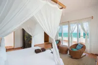 Perfect Beach Location For Families And Weddings - Villas