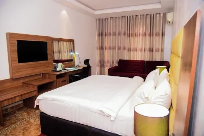 Tozak Hotel Hotels near Inene Junction