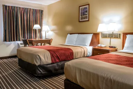 Econo Lodge Отели в г. По По