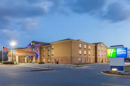 Holiday Inn Express Charles Town Отели в г. Рансон