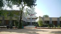 Hotel the Bundela - Khajuraho Madhya Pradesh فنادق في Madla