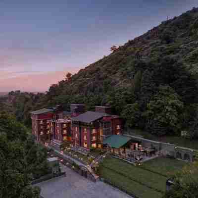 Golden Tulip Srinagar Hotel Exterior