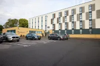Holiday Inn - the niu, LOOM MANCHESTER NORTH by IHG - parking