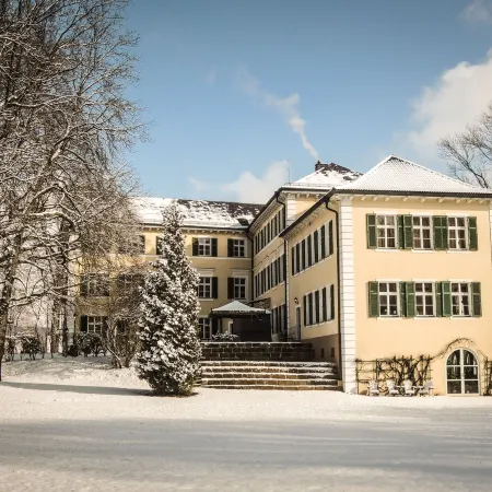 Schloss Burgellern Отели в г. Шеслиц