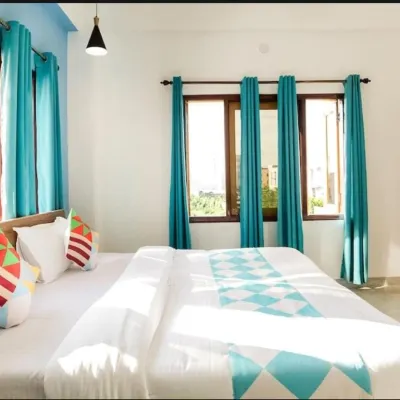 Goroomgo Khan Basera Bhubaneswar Hotels near Biharilal Stadium