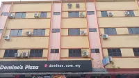 D Boss Hotel Hotels near Besar Island, Johor