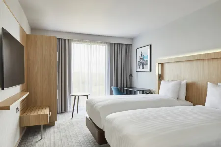 Courtyard Keele Staffordshire Отели рядом с достопримечательностью «Парк Батпул»