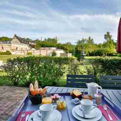 Domaine Le Clos des Fontaines Hotel Exterior