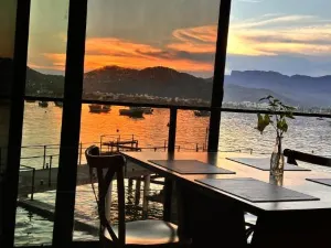 1819 Marine Hotel